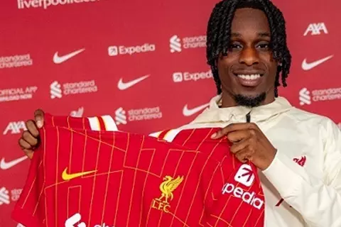 الصفقة الأولى.. ليفربول يعلن التعاقد مع فريمبونج رسميًا